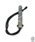 Preview: Handgeschmiedeter Kubotan HC-22-2 Unikat (Custom Made) von vorne auf weißem Hintergrund. Seriennummer SN sichtbar, Totenkopf-Gravur, schwarzer Paracord-Fangriemen, 3 Bohrungen. GPSR: Chargennummer/Hersteller SN für Rückverfolgbarkeit. Nur als Grifffestige